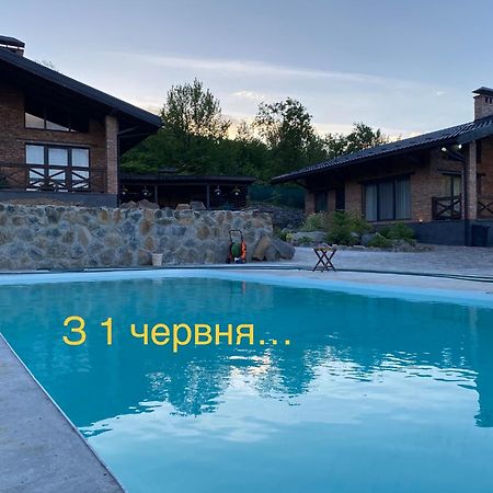 Brickwood Villa Verkhniy Koropets Bagian luar foto